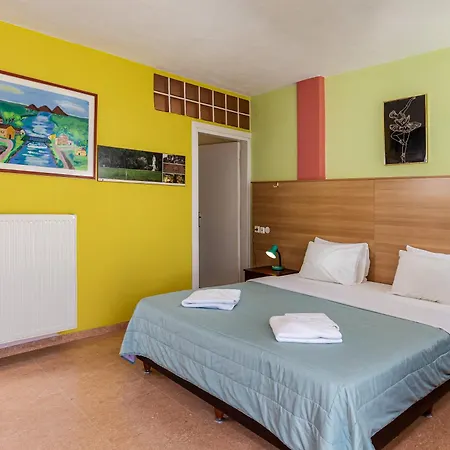 Melissa Gold Coast 2*