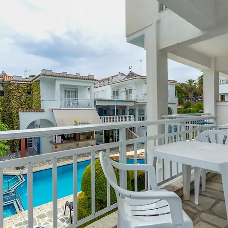Hotel Melissa Gold Coast 2*