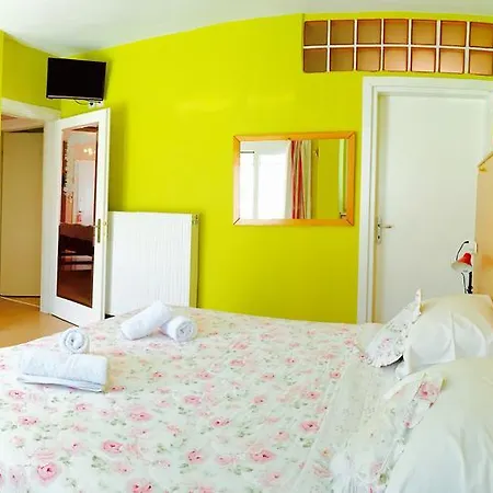Melissa Gold Coast ホテル 2*