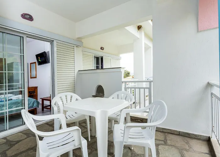 Hotel Melissa Gold Coast 2*