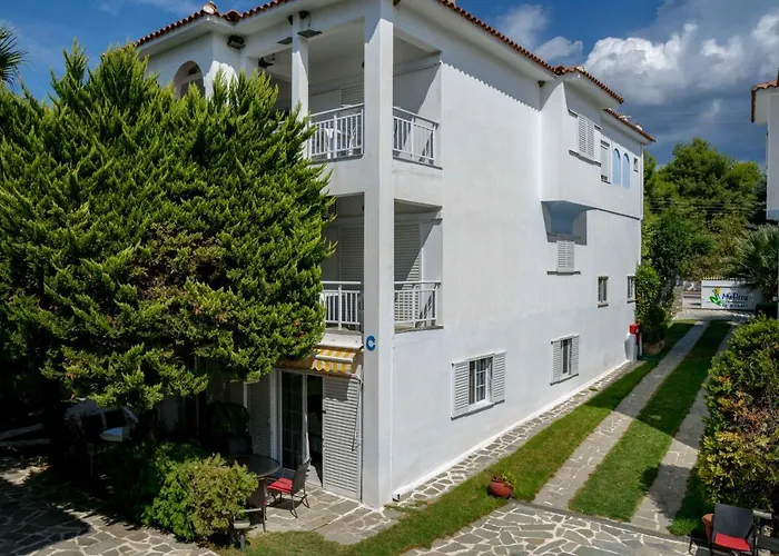 Hotel Melissa Gold Coast 2*