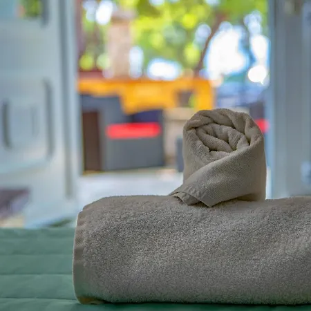 Melissa Gold Coast Hotel 2*