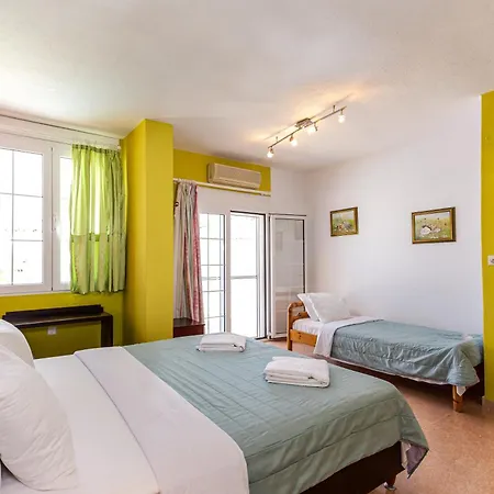 Melissa Gold Coast Hotel