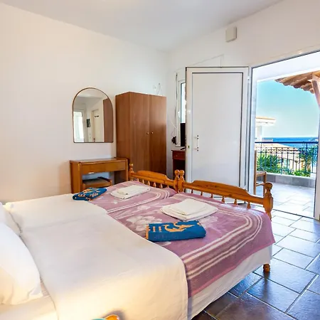 Melissa Gold Coast Hotel 2*