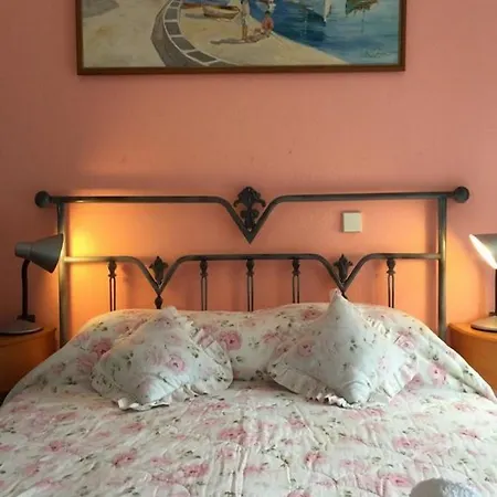 Hotel Melissa Gold Coast 2*